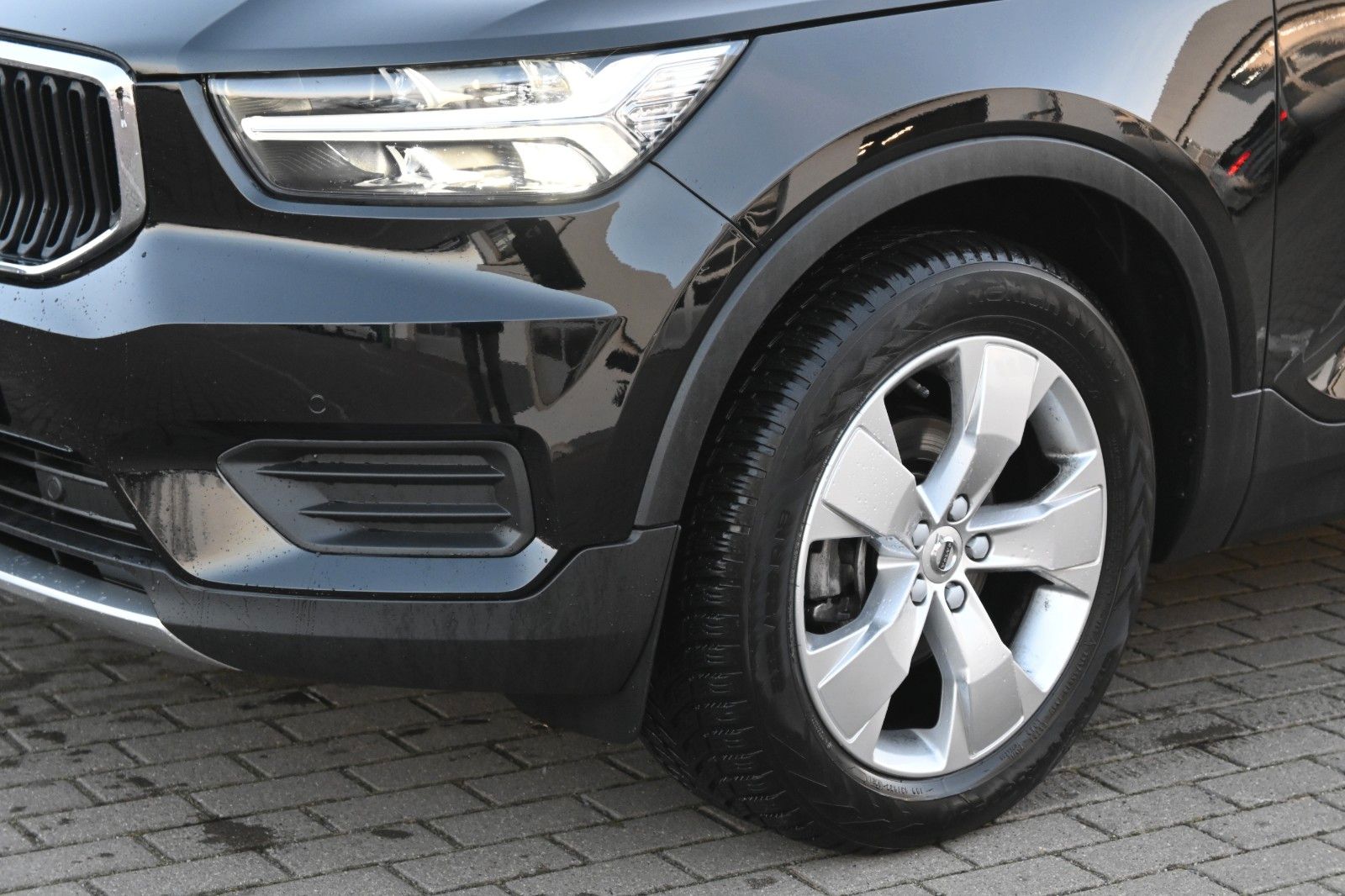 Fahrzeugabbildung Volvo XC40 T3 Benzin Momentum*RFK*FSHZG*