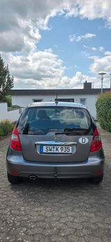 Mercedes-Benz A 160 BlueEFFICIENCY - - Mercedes-Benz A 160 aus 2011