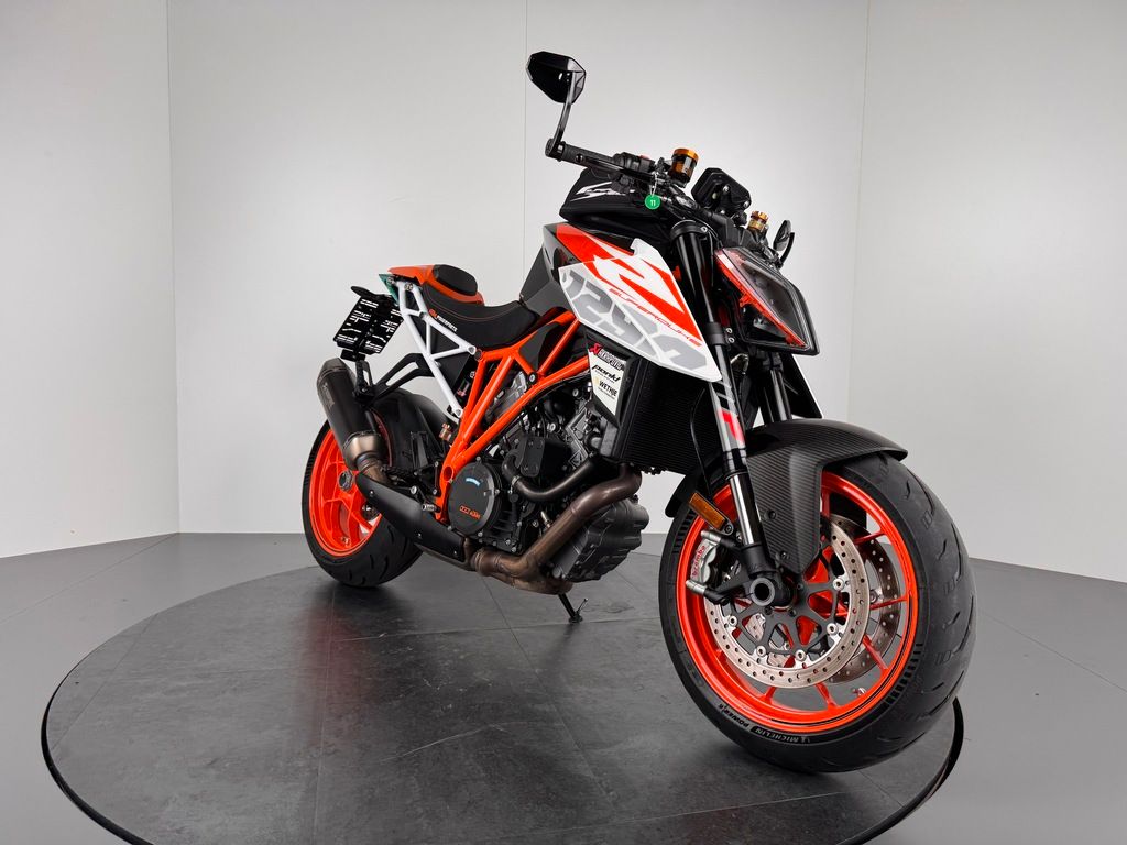 Fahrzeugabbildung KTM 1290 SUPER DUKE R *ZUBEHÖR *SERIVCE NEU *1. HAND