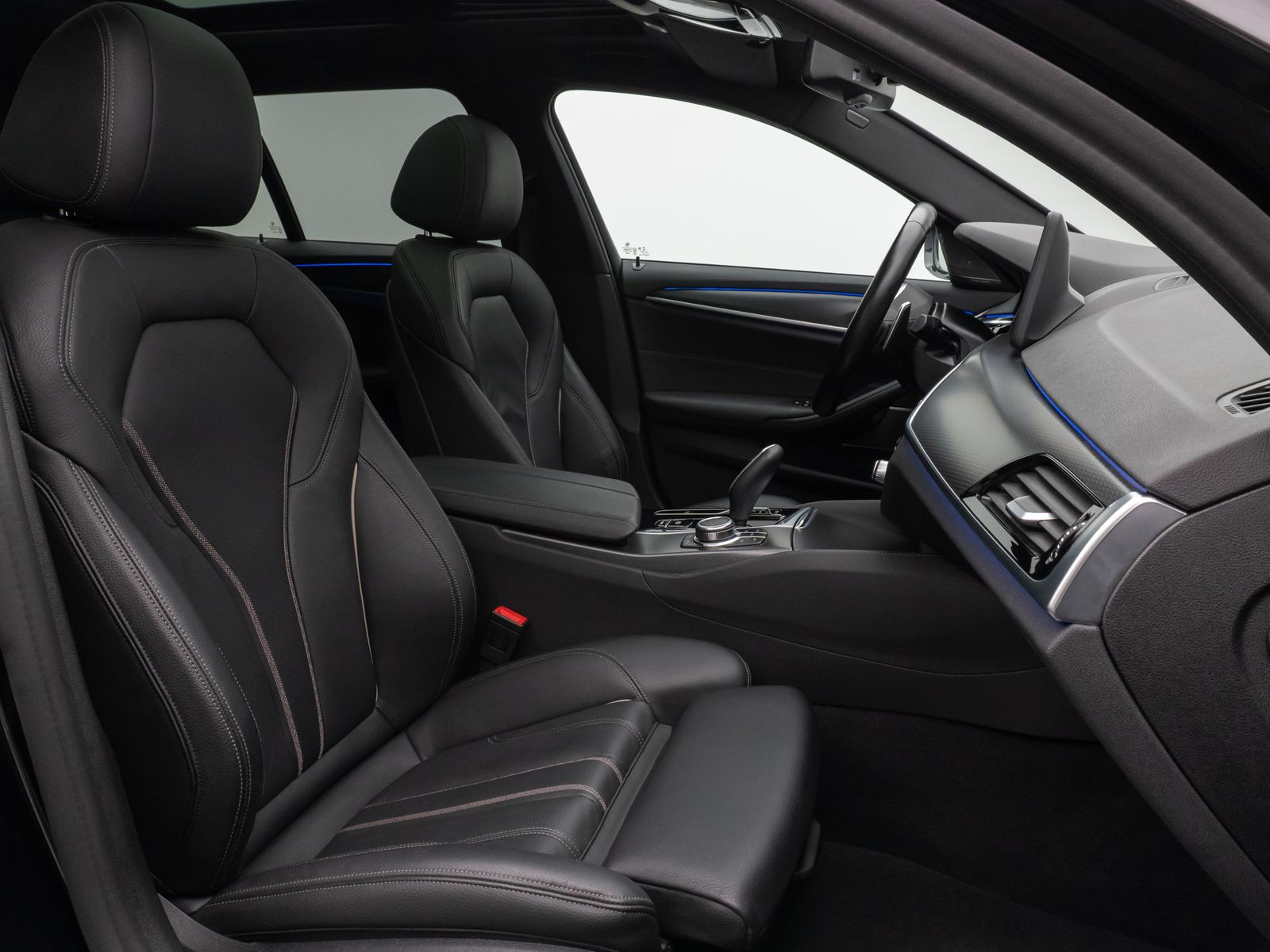 Fahrzeugabbildung BMW 530d xD M Sport Panoram Kamera Laser HUD DAB H/K