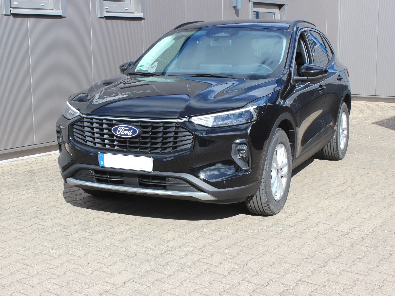 Fahrzeugabbildung Ford Kuga Hybrid Titanium