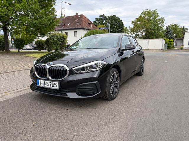 BMW 116d - Automatik F40 | Apple Carplay | PDC | Nav