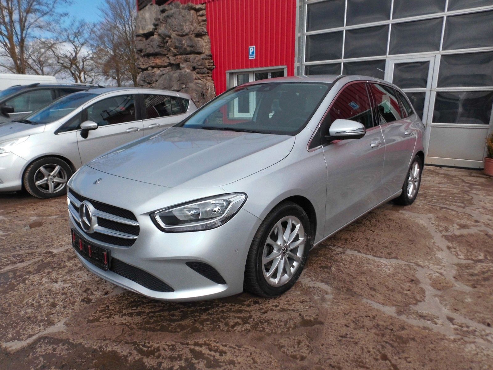 MERCEDES-BENZ B 180 Alu, Navi, Teilleder, Bluetooth, Automatik