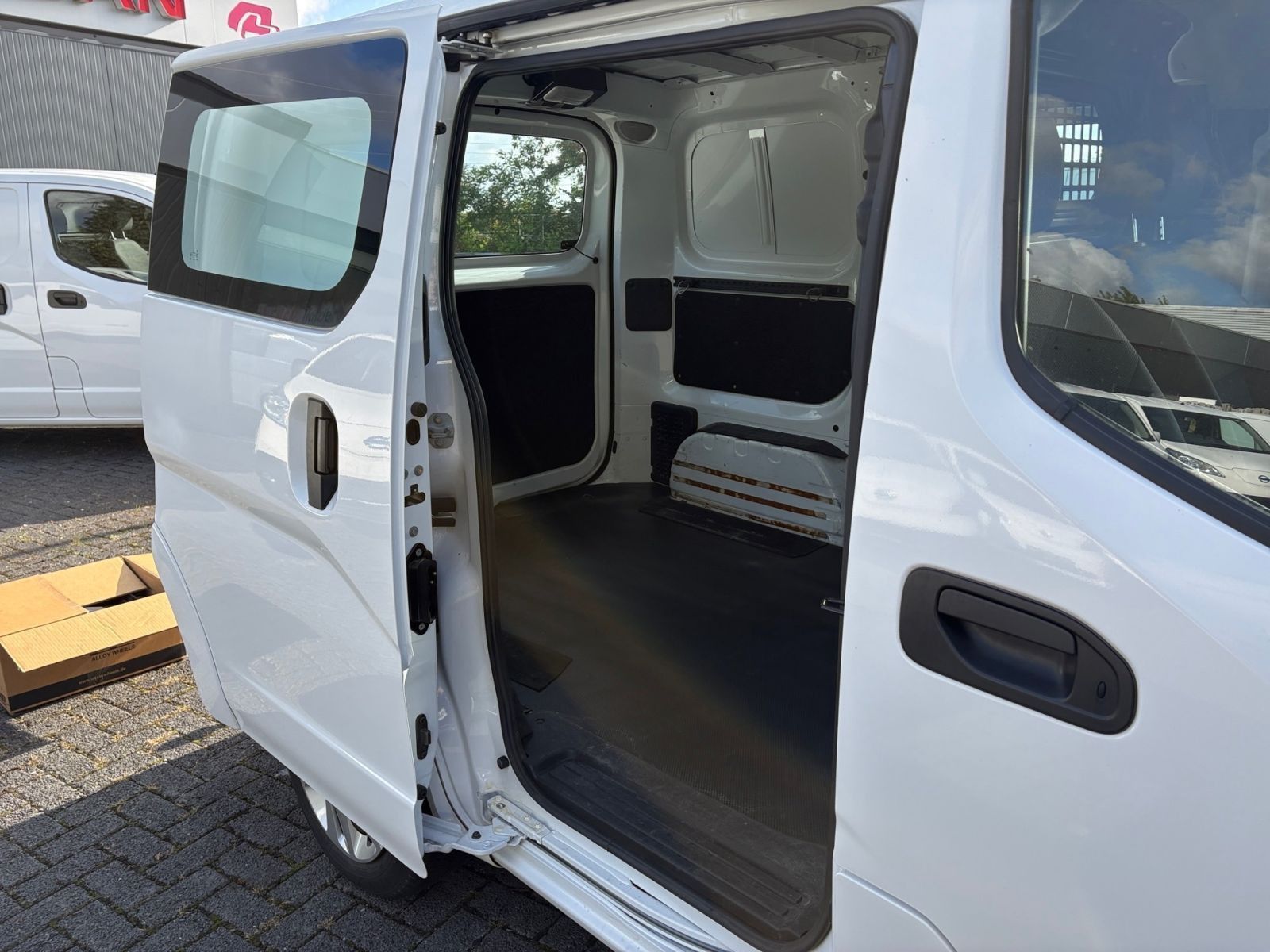 Fahrzeugabbildung Nissan e-NV200 Kasten Premium 40 kw/h *Investitionsboos