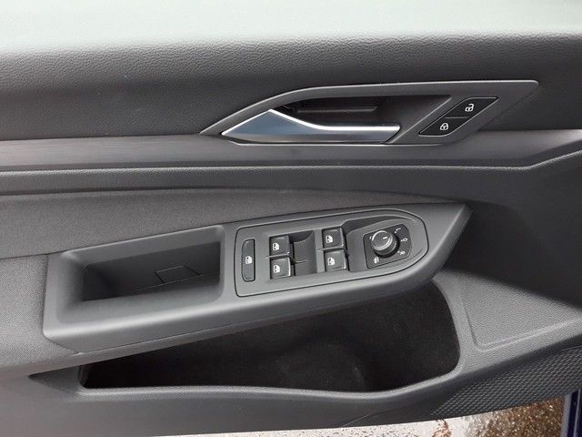 Fahrzeugabbildung Volkswagen Golf VIII 1.5eTSI DSG Style PARKLNK+LED+ACC+++