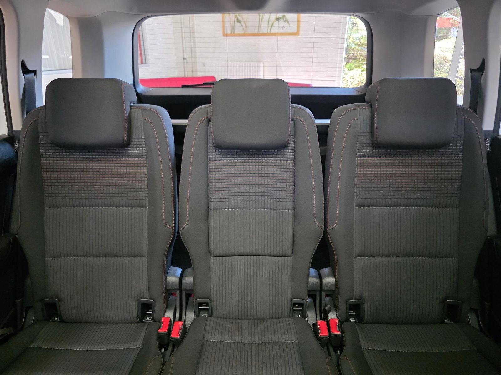 Fahrzeugabbildung Volkswagen Touran 1.4 TSI Sound/1.Hd/Navi/LED/Pano/ACC