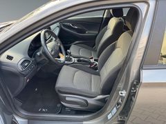 Fahrzeugabbildung Hyundai I30 Select 1,4 "NAVI-CAM-MULTI-SITZH-TEMPO-