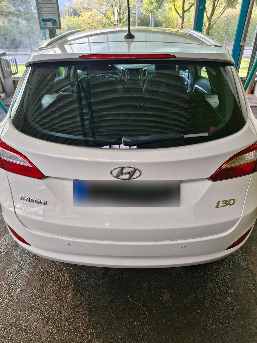 Hyundai i30 2014 — rear view