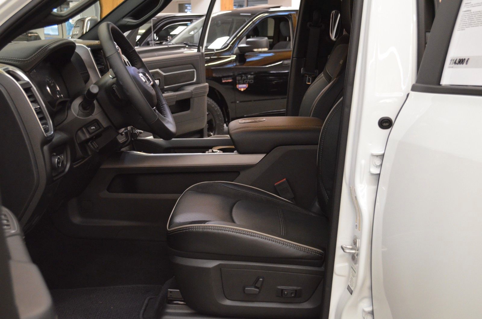 Fahrzeugabbildung Dodge RAM 2500 Laramie Crew Cab 4x4