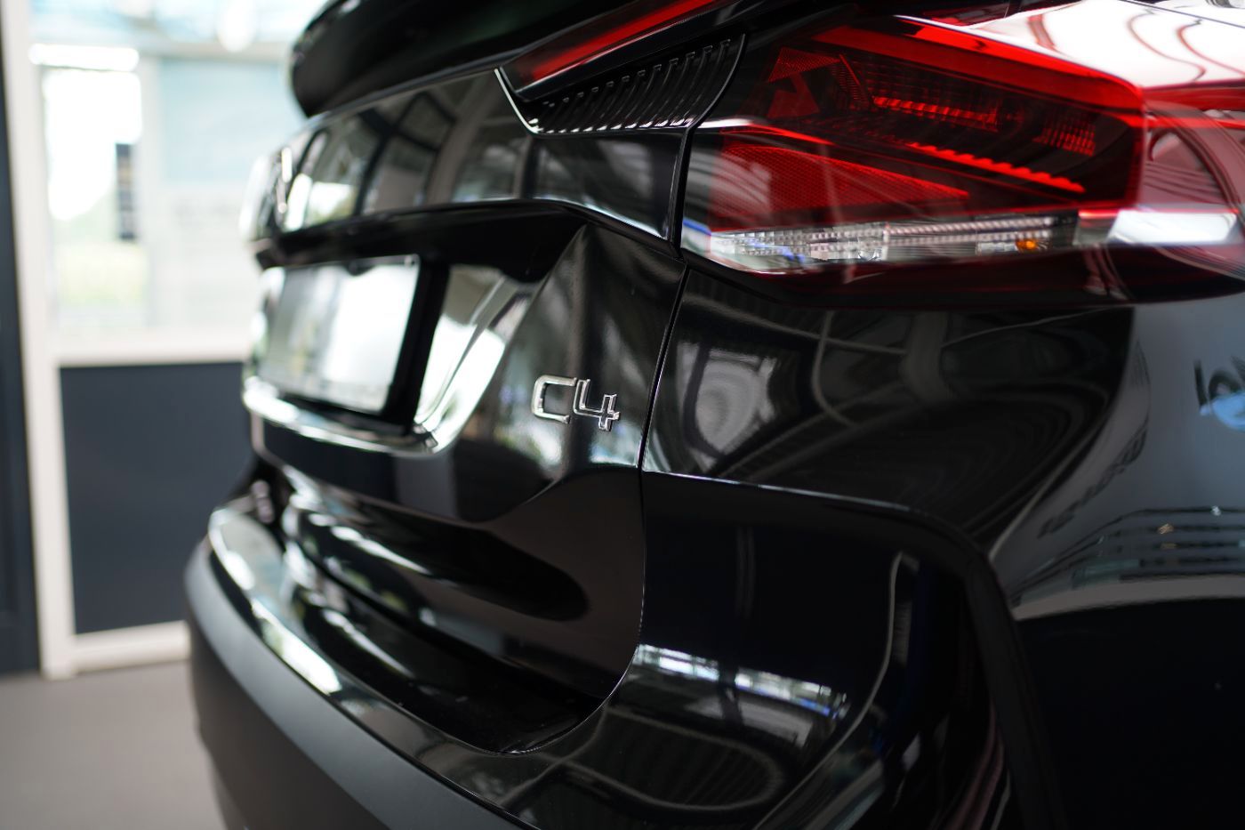 Fahrzeugabbildung Citroën C4 PureTech 130 EAT8 Max Automatik Sitzheizung