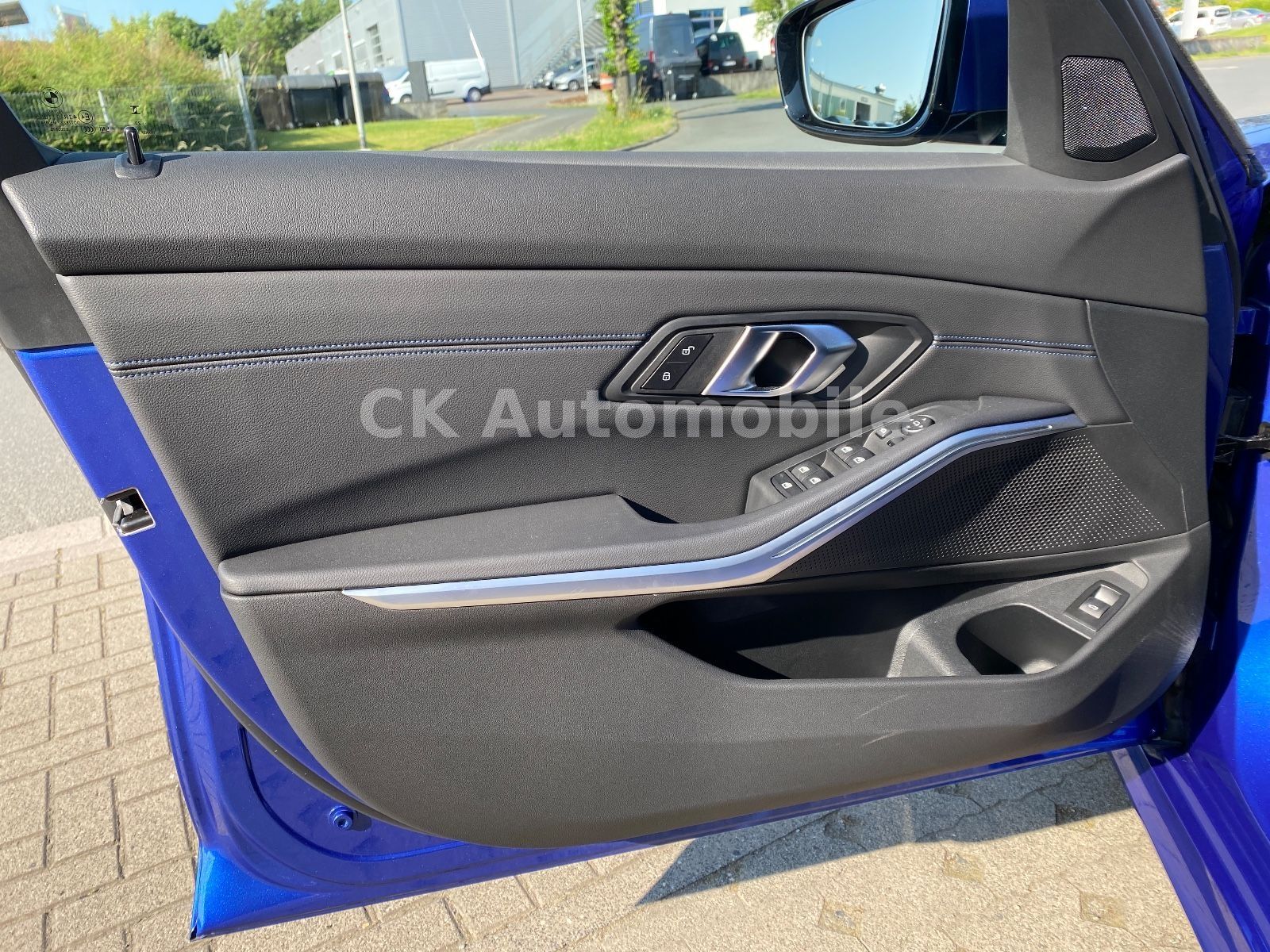 Fahrzeugabbildung BMW 320d xDrive Touring M-Sport/Navi/LED/ACC/360°Kam