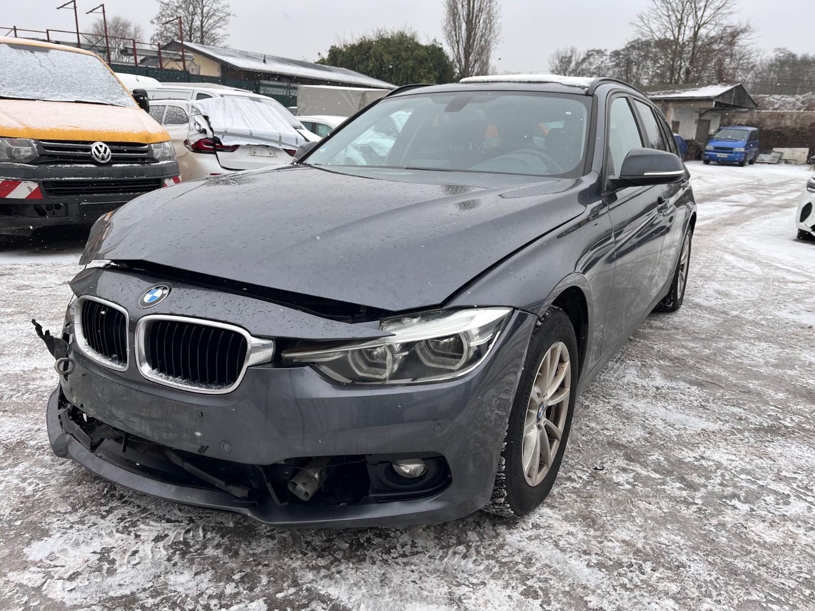 BMW 320 3 Touring 320 i Advantage NAV AUT LED