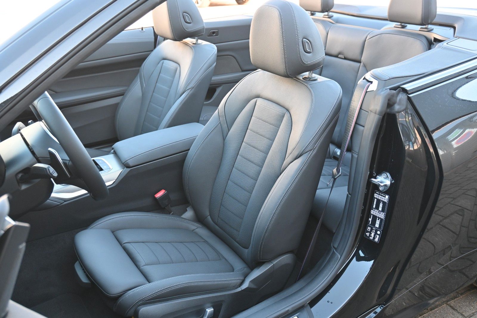 Fahrzeugabbildung BMW 4 Cabrio M440 i xDrive *360*M-Pak*Laser*MIETKAUF