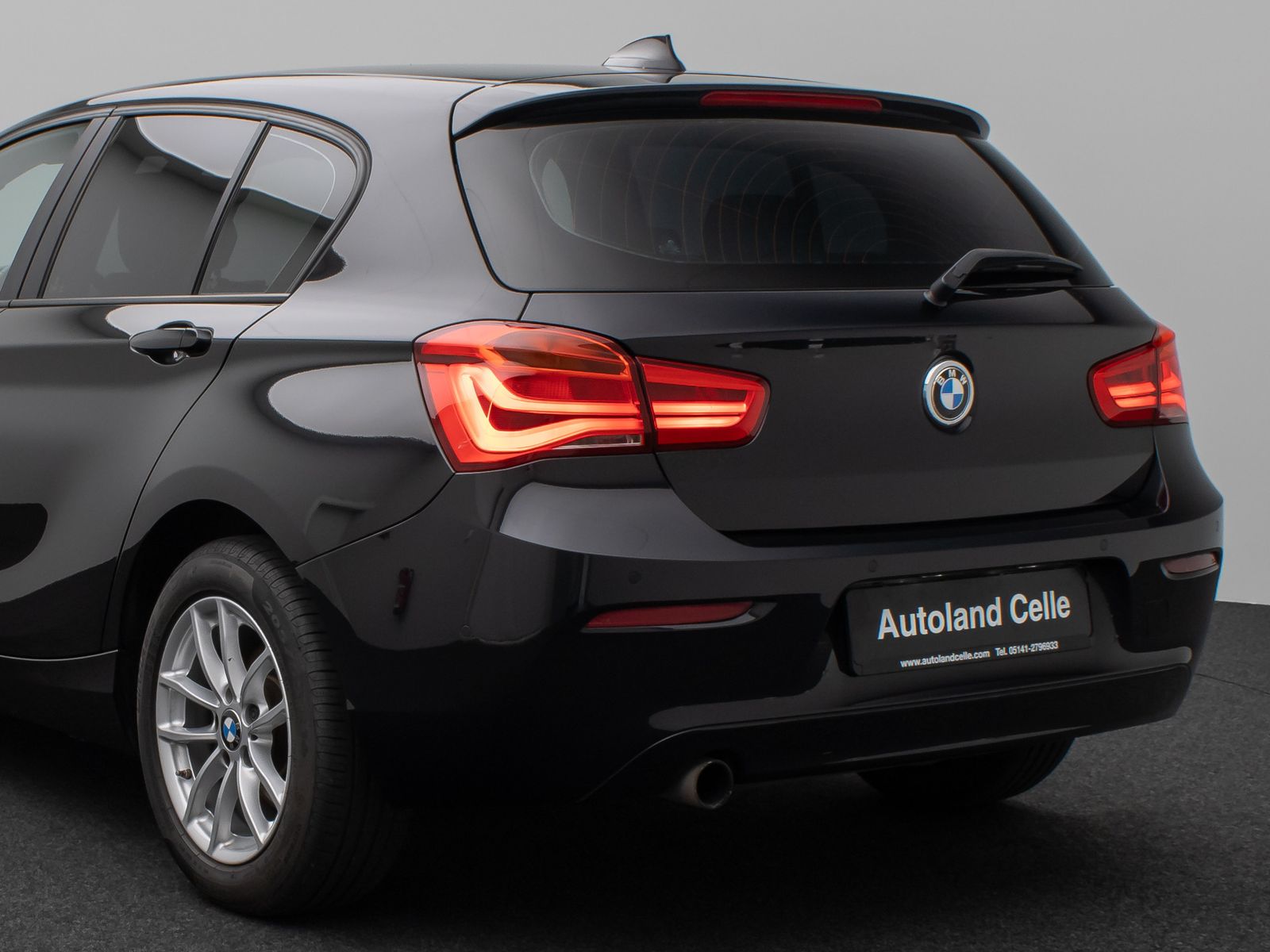Fahrzeugabbildung BMW 118i Parkassist Sitzheizg USB Regensensor 8fach