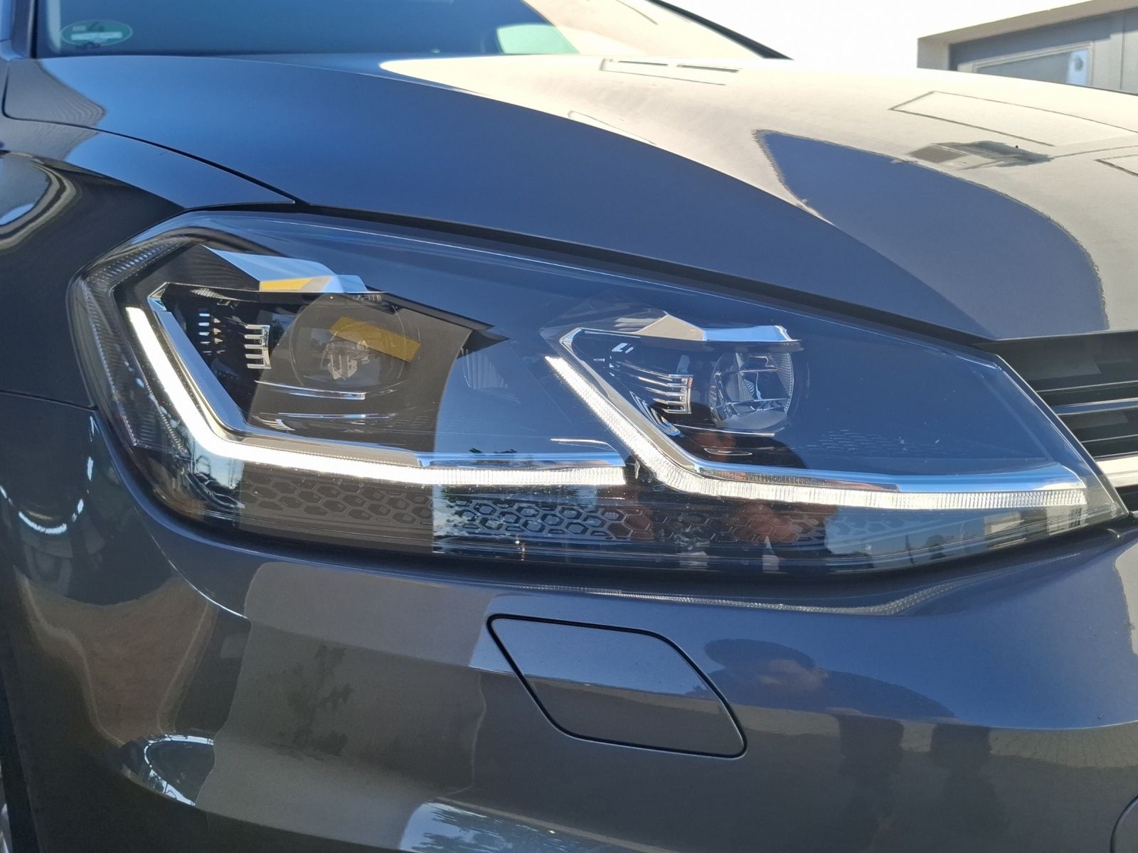 Fahrzeugabbildung Volkswagen Golf VII TSI Higline LED AHK Navi Pano ACC RFK S
