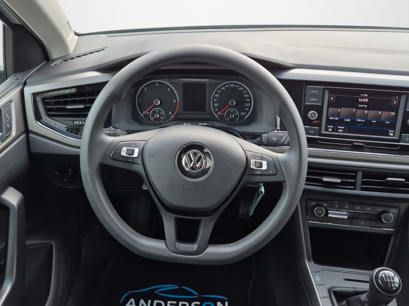 Fahrzeugabbildung Volkswagen POLO 1.6 TDI COMFORT KLIMAAUT ALLWETTER