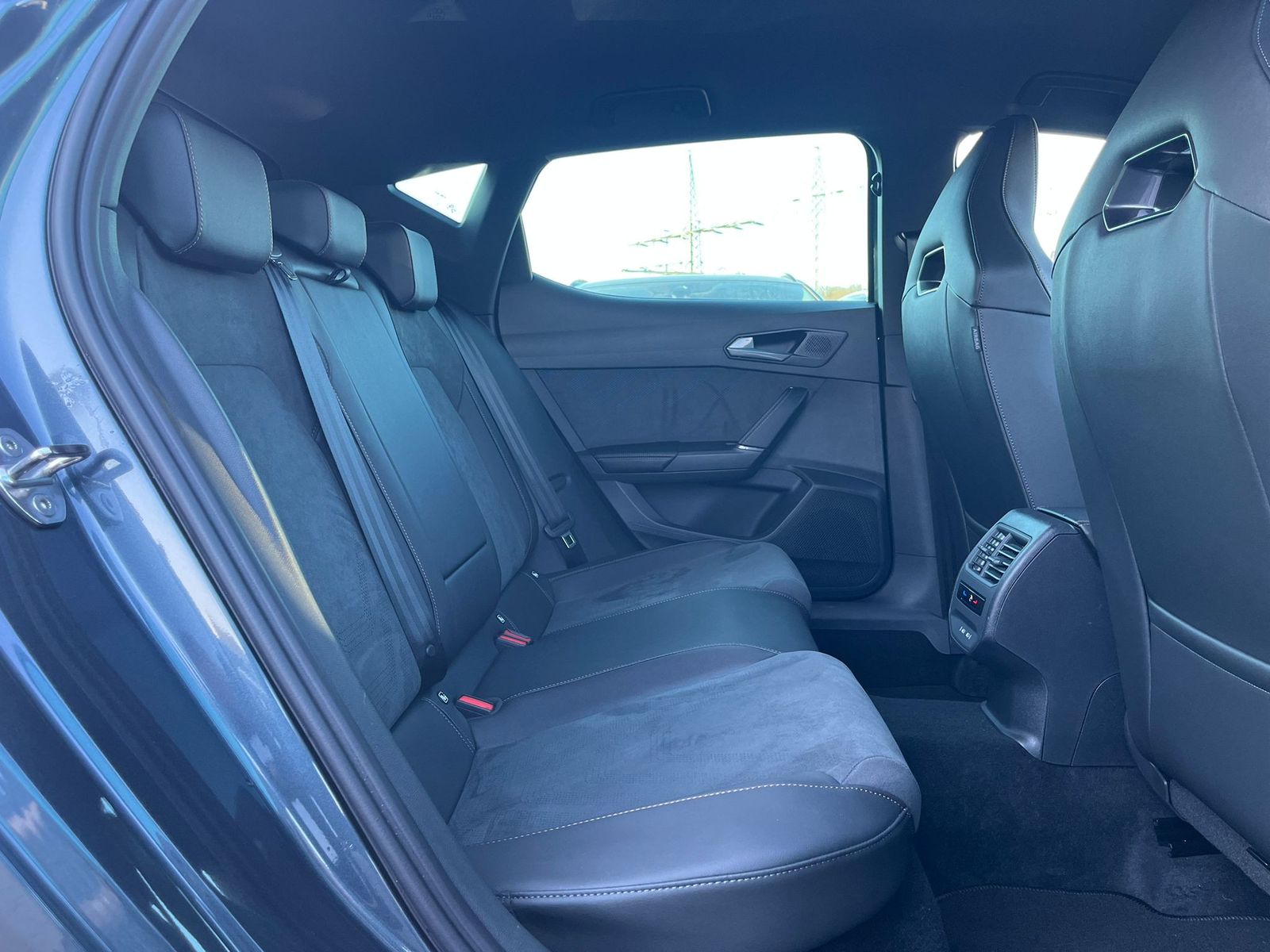 Fahrzeugabbildung CUPRA Leon 2.0 TDI MATRIX*Dinamica*Sennheiser*Int.DRIV