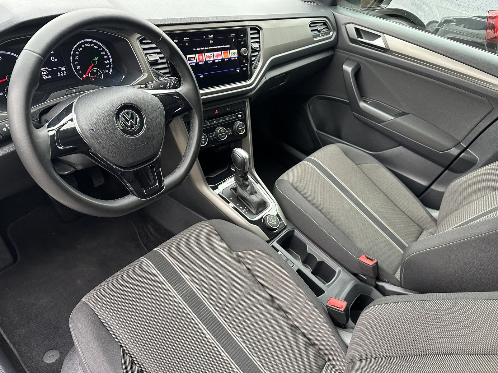 Fahrzeugabbildung Volkswagen T-Roc 2.0 TDI DSG 4Motion Style NAV+LED+PANO+KAM