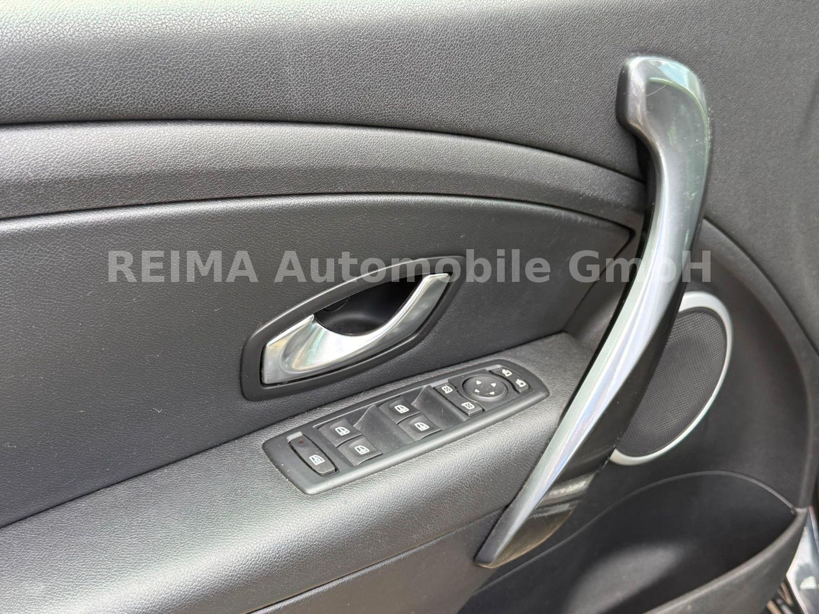 Renault Megane III Grandtour GT 2,0i, Navi