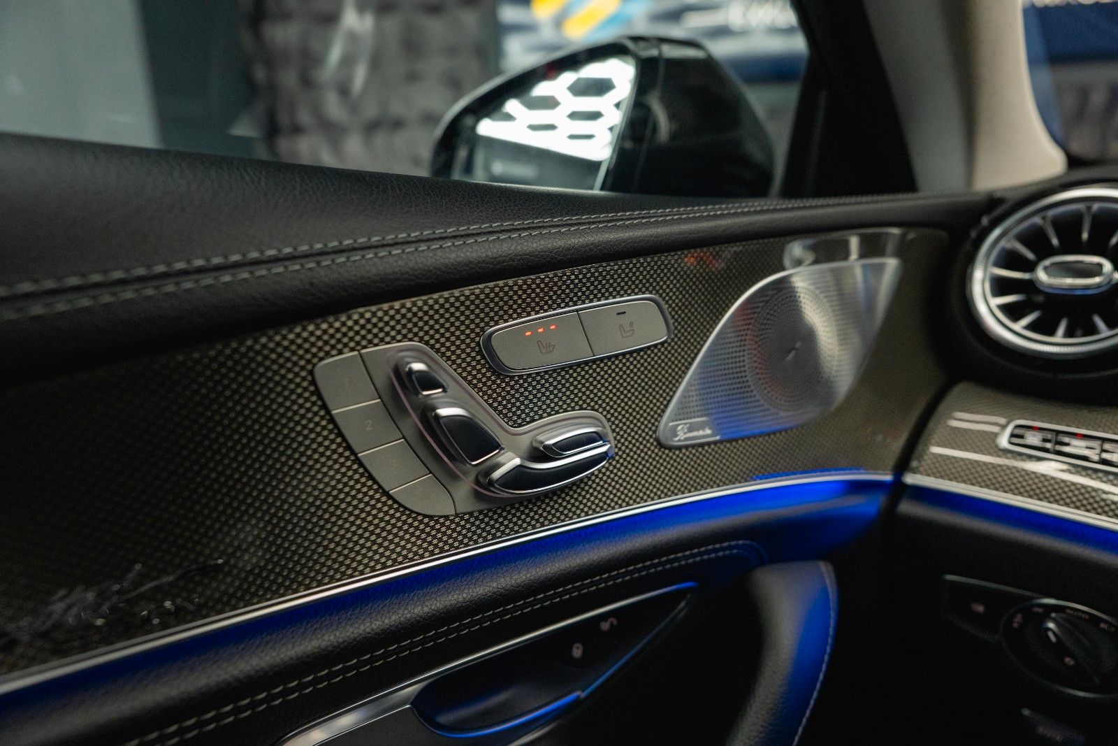 Fahrzeugabbildung Mercedes-Benz CLS 400d 4Matic AMG Night-Paket *Burmester*ACC*