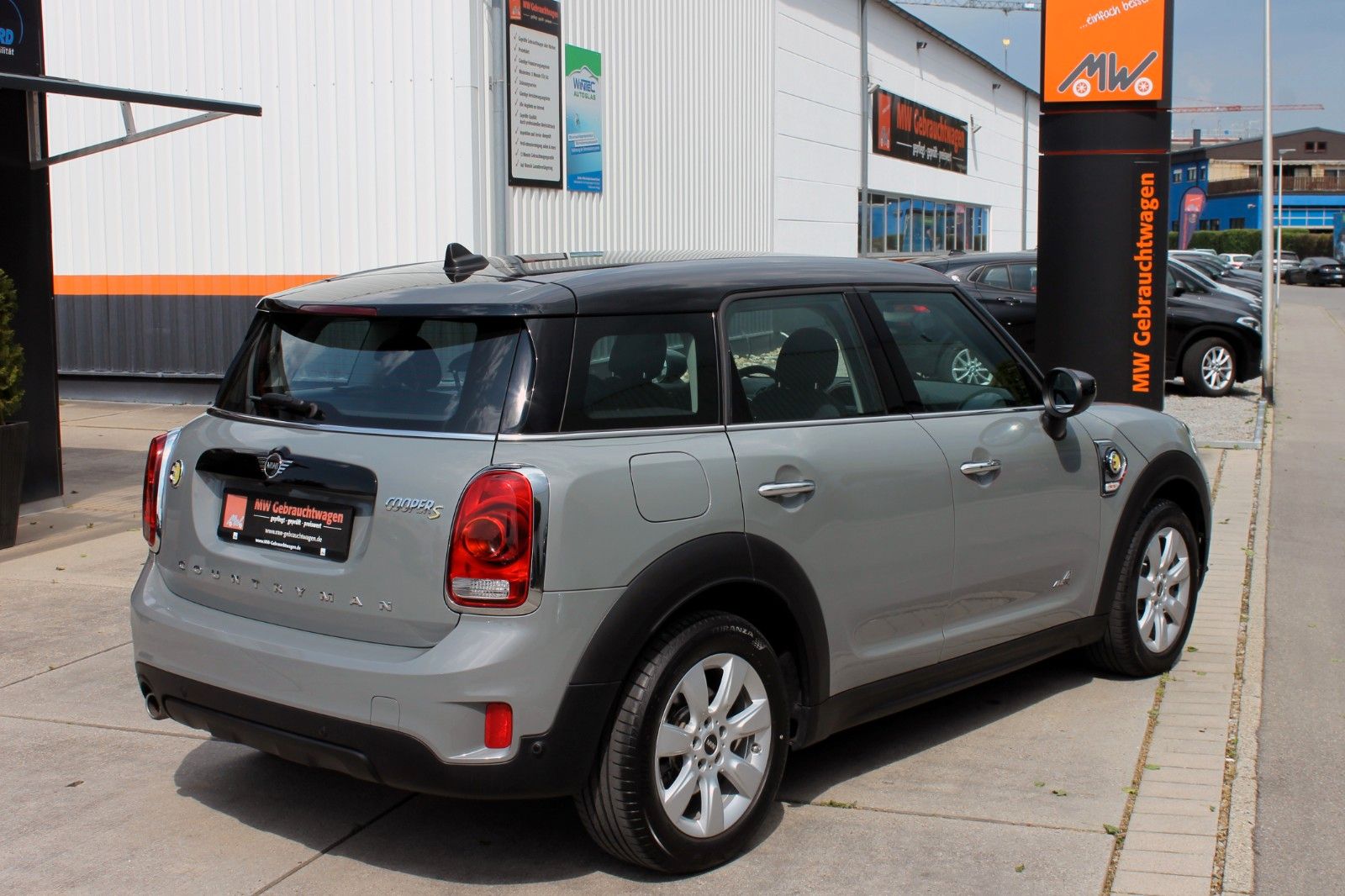 Fahrzeugabbildung MINI Cooper SE Countryman All 4 Steptr. LED PDC ACC