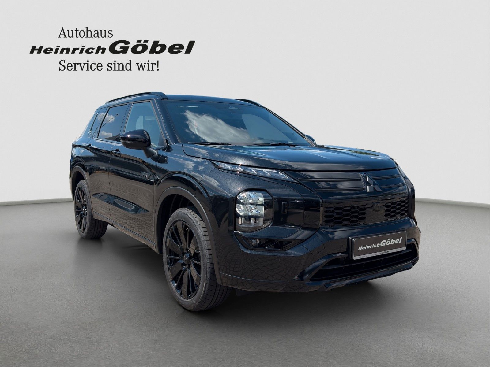 Fahrzeugabbildung Mitsubishi Outlander 2.4 PHEV 4WD LUXURY BLACK AKTIONSPREIS