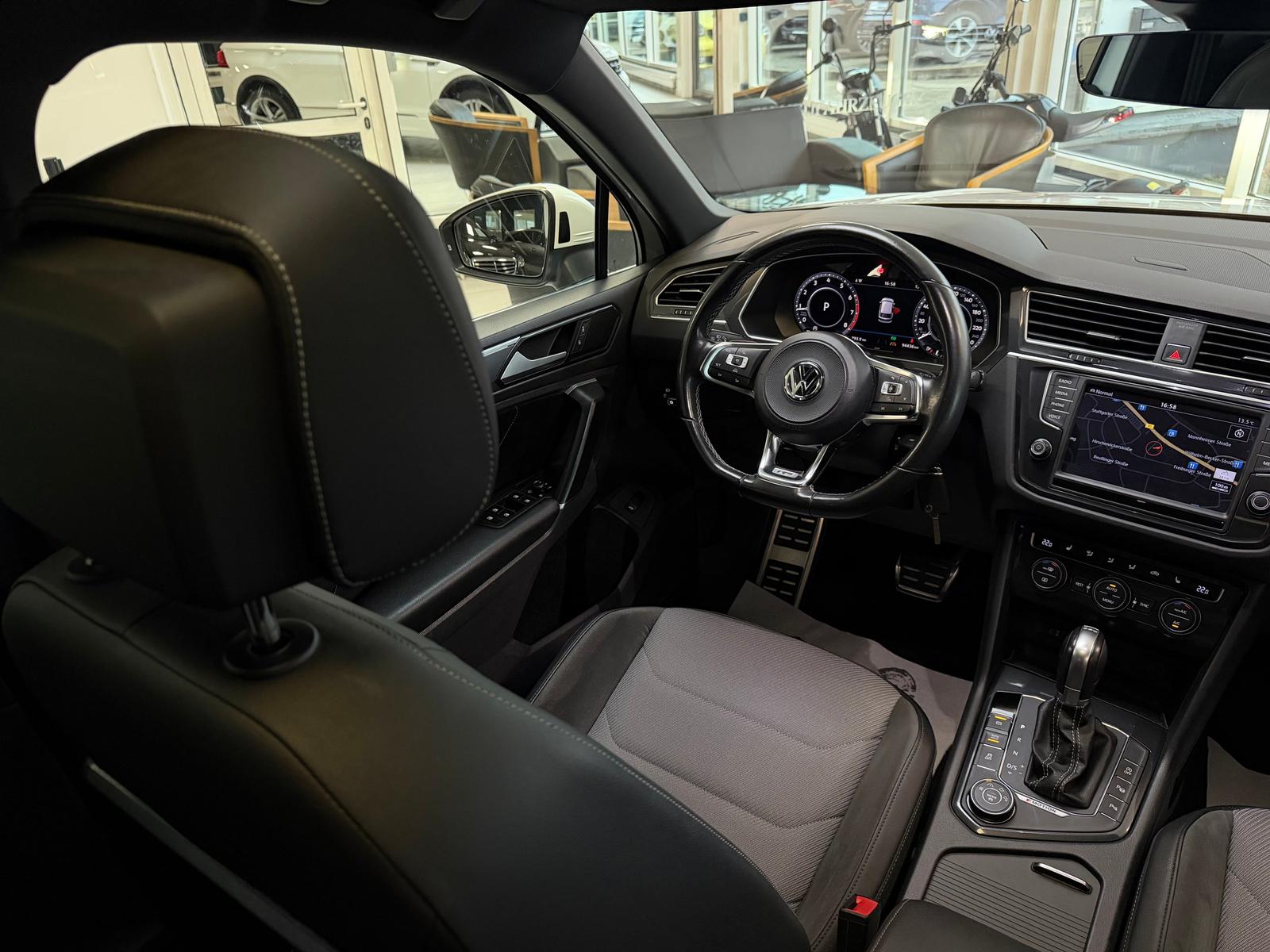 Volkswagen Tiguan 2.0 TSI R-Line 220PS 4M DSG Pano ACC LED