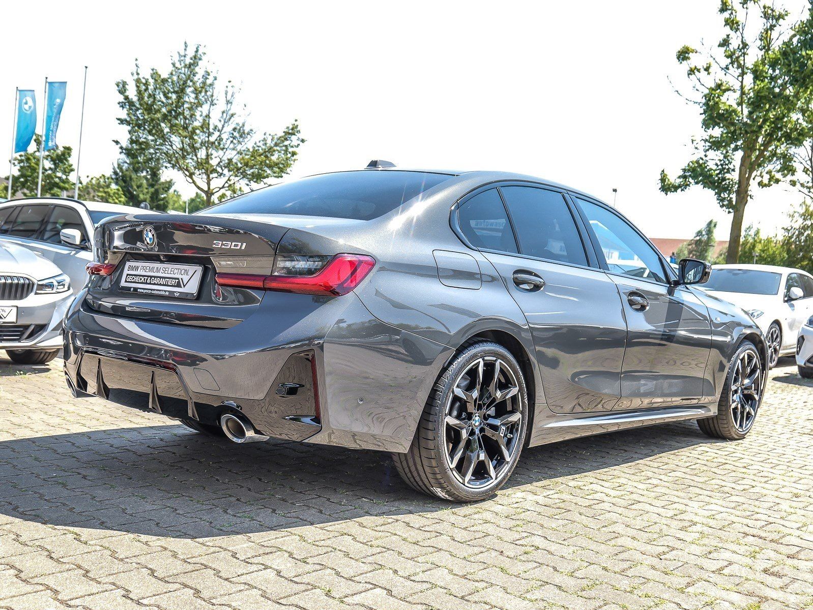 BMW 330 - Bild 2