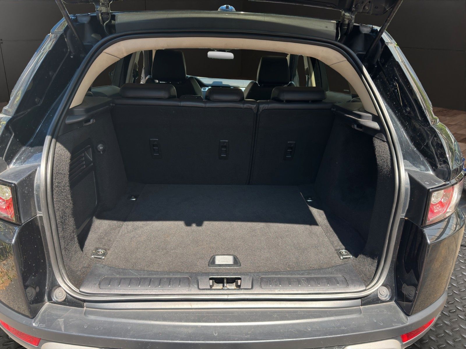 Fahrzeugabbildung Land Rover Range Rover Evoque Britain Automatik/Leder/Navi/