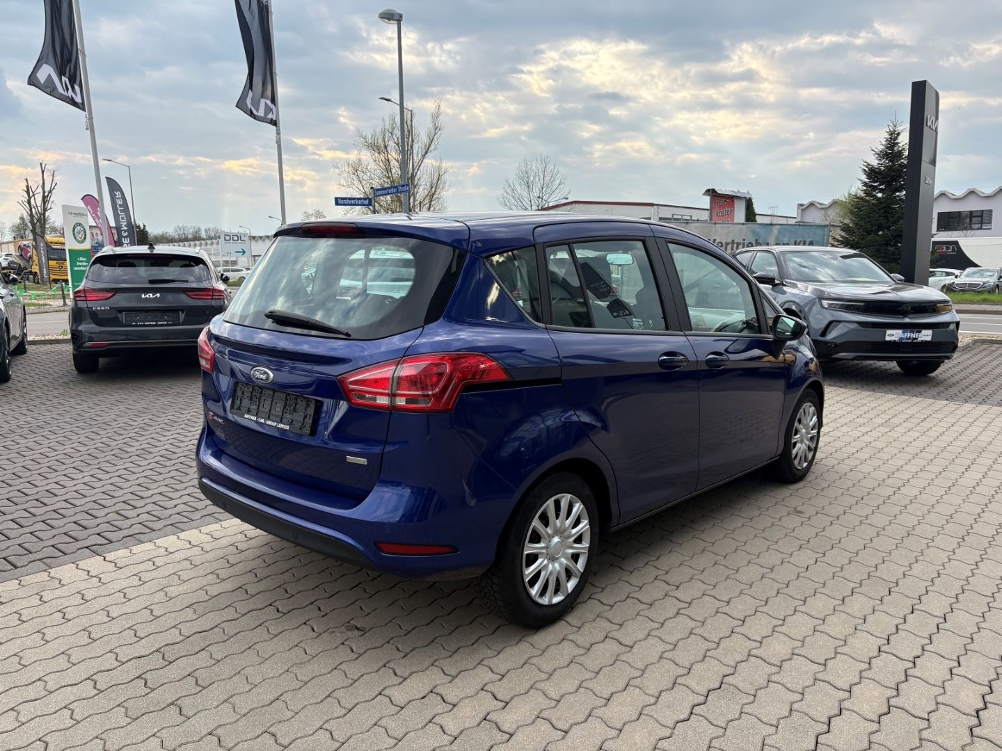 Fahrzeugabbildung Ford B-Max Trend BeheizbareWSS PDC KLIMA