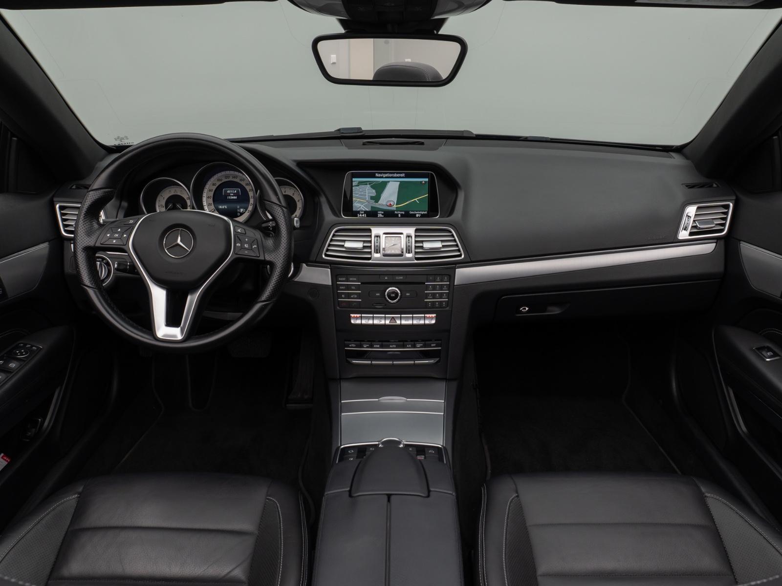 Mercedes-Benz E 200 Cabrio LED Sitzhzg Navi PDC Tempomat Leder