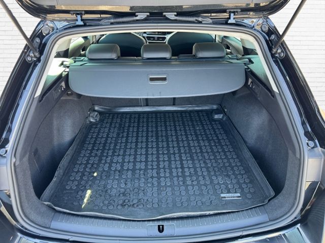 Fahrzeugabbildung SEAT Leon Sportstourer FR DSG KLIMA LED NAVI ALU