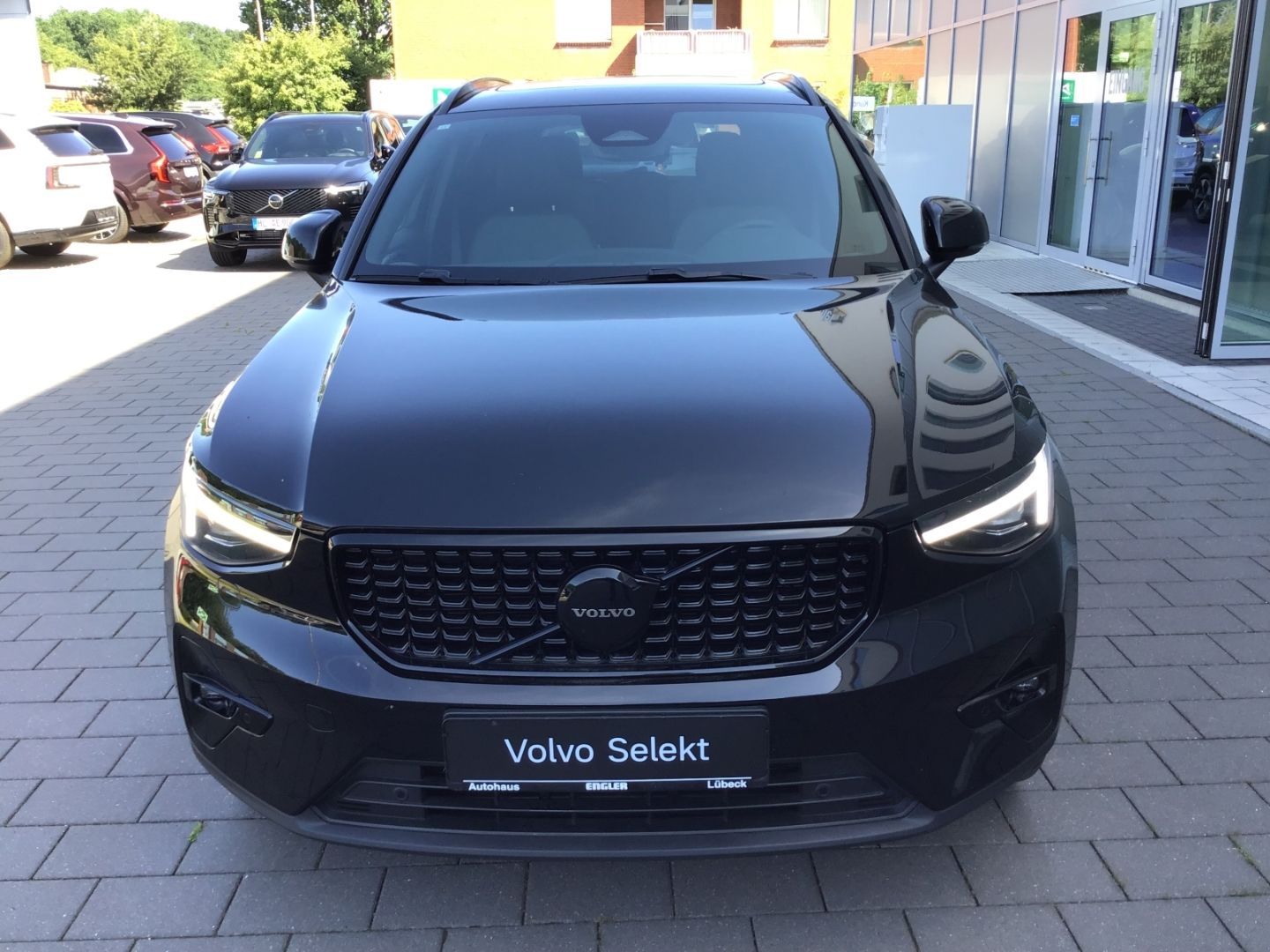 Volvo XC40 B3 (Benzin) Plus Black Edition Stdhzg. imagem 3