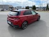 Hyundai i30 1.5 T-GDI Hybrid N Line DCT N Line - mit Hybrid-Antrieb: Rot, Schiebedach, Limousine