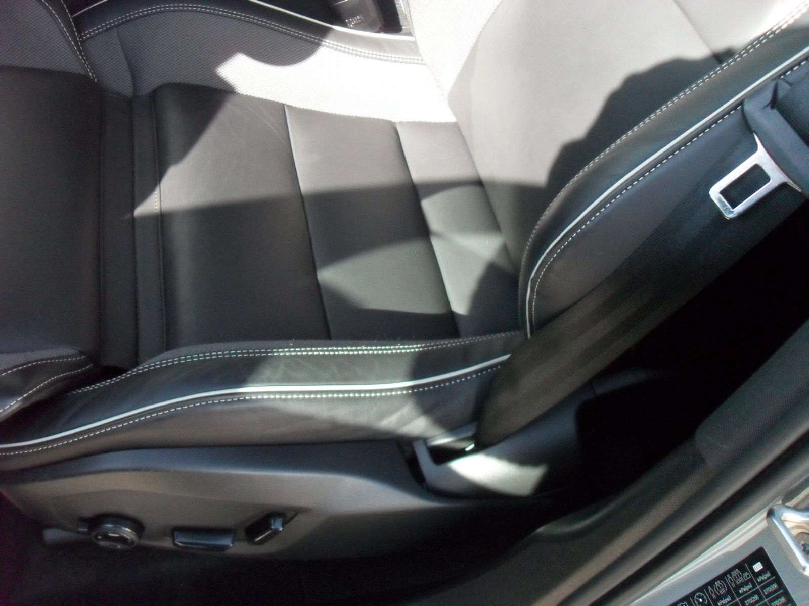 Fahrzeugabbildung Volvo XC 60 B5 Plus Black Edition AWD | Headup