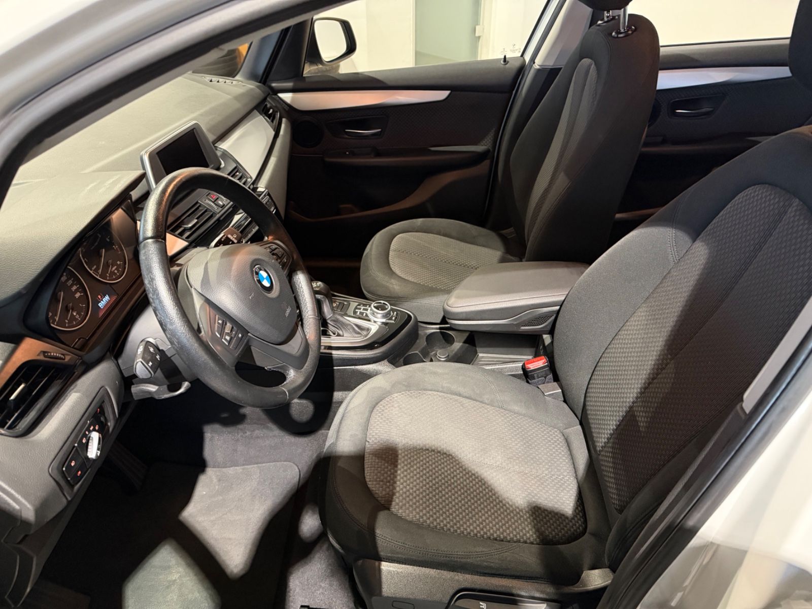 Fahrzeugabbildung BMW 218i Active Tourer *Navi*LED*Parkassis.*Komfortz