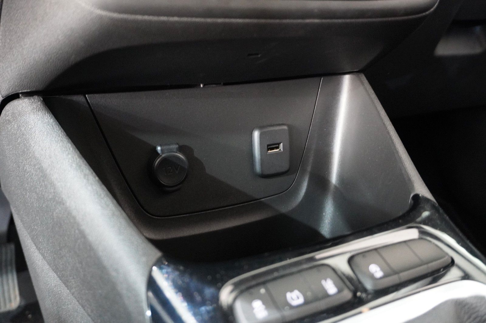 Fahrzeugabbildung Opel Crossland (X) 1.2 EDITION NAVI/LED/KAMERA/DAB+