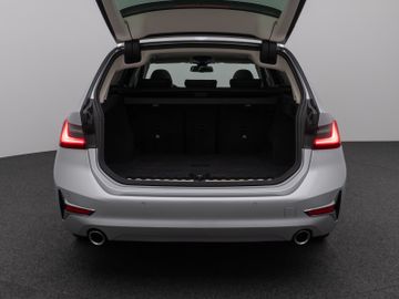 Fahrzeugabbildung BMW 320d xDLuxury Line DAB HiFi PDC Stop&Go Komfort
