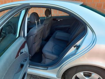 Mercedes E 220 - 9