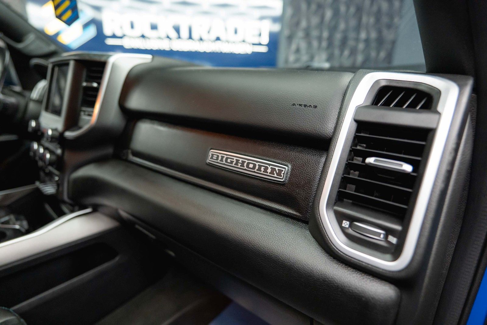 Fahrzeugabbildung Dodge RAM 5.7 V8 HEMI 4x4 LIMITED Blue Edition Offroad