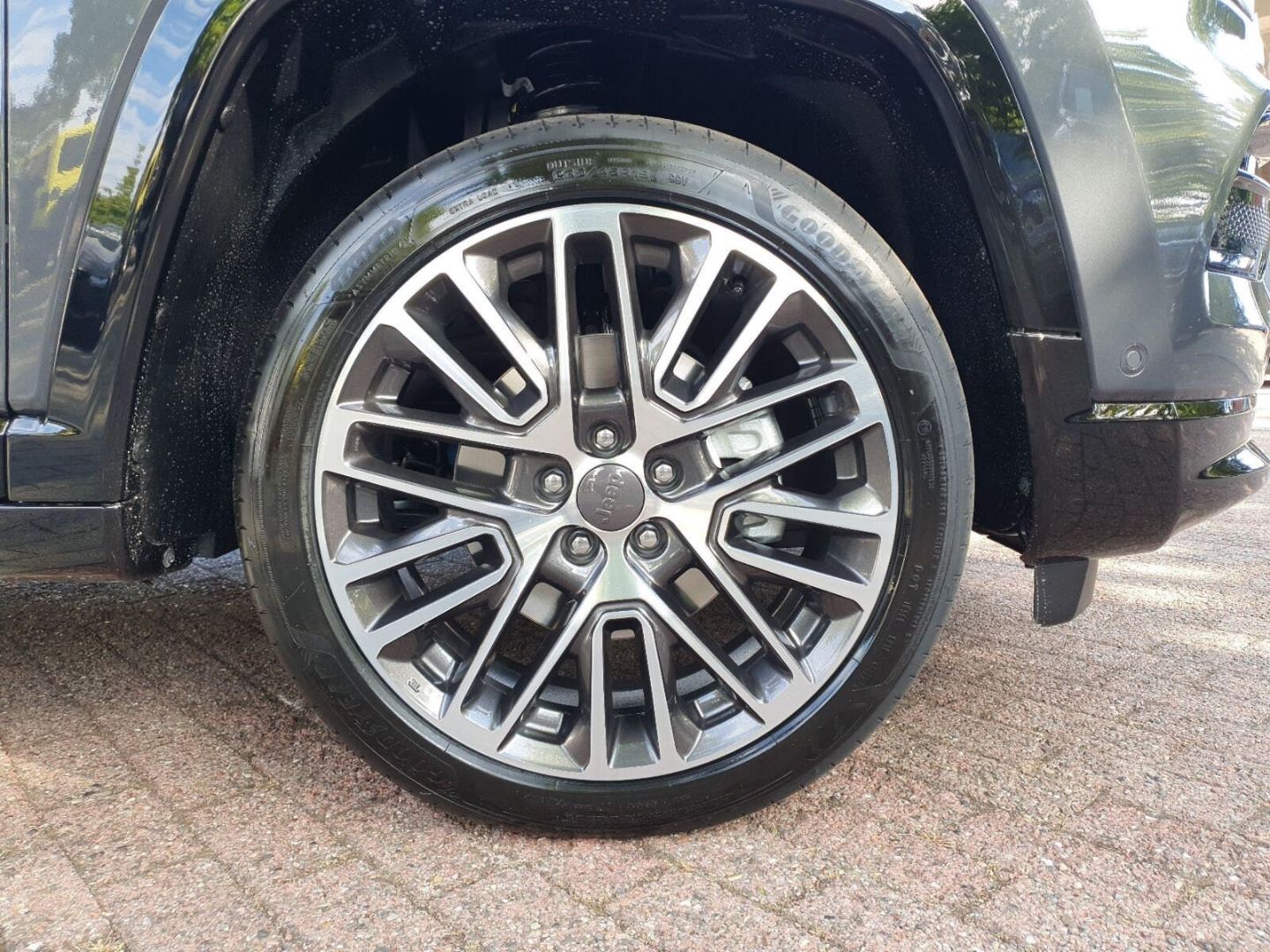 Fahrzeugabbildung Jeep Compass 1.5 MHEV ''Summit'' PANORAMADACH SOFORT