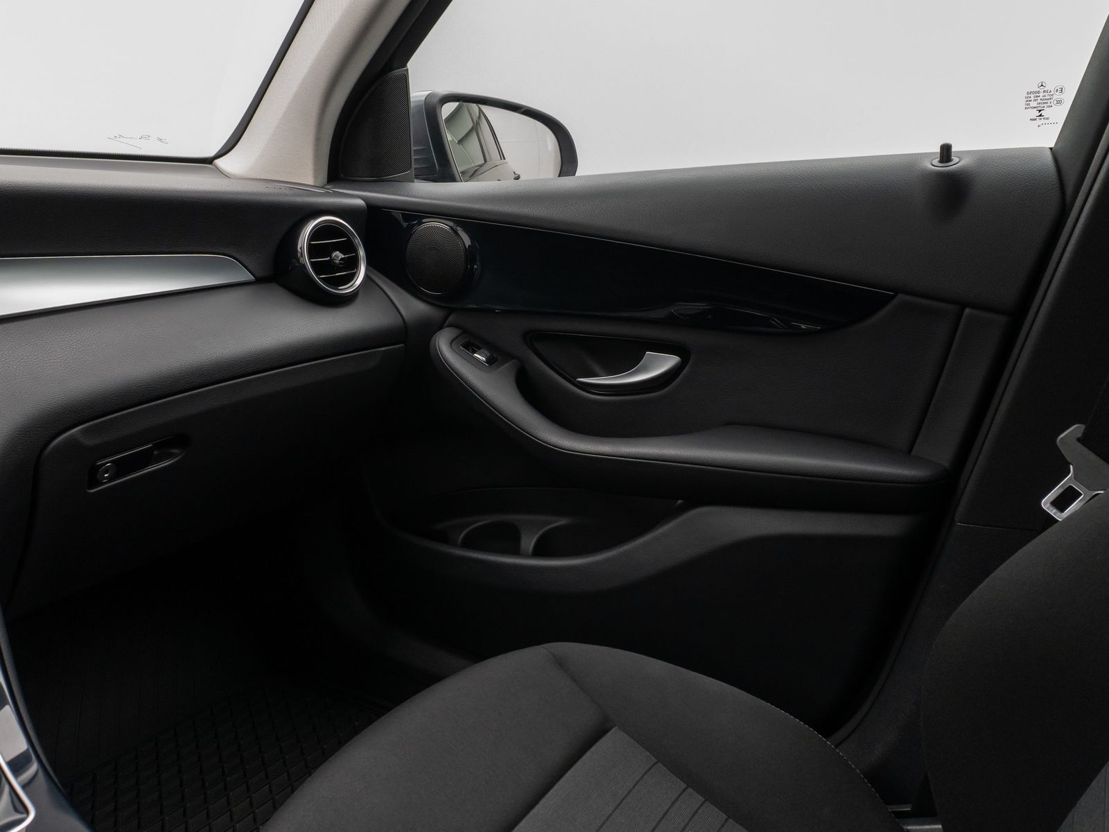 Fahrzeugabbildung Mercedes-Benz GLC 250 4Matic Kamera AHK Navi Sitzhzg