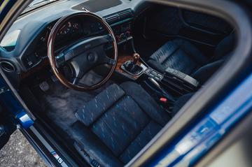صورة مصغرة 21 لـ 1992 BMW M5