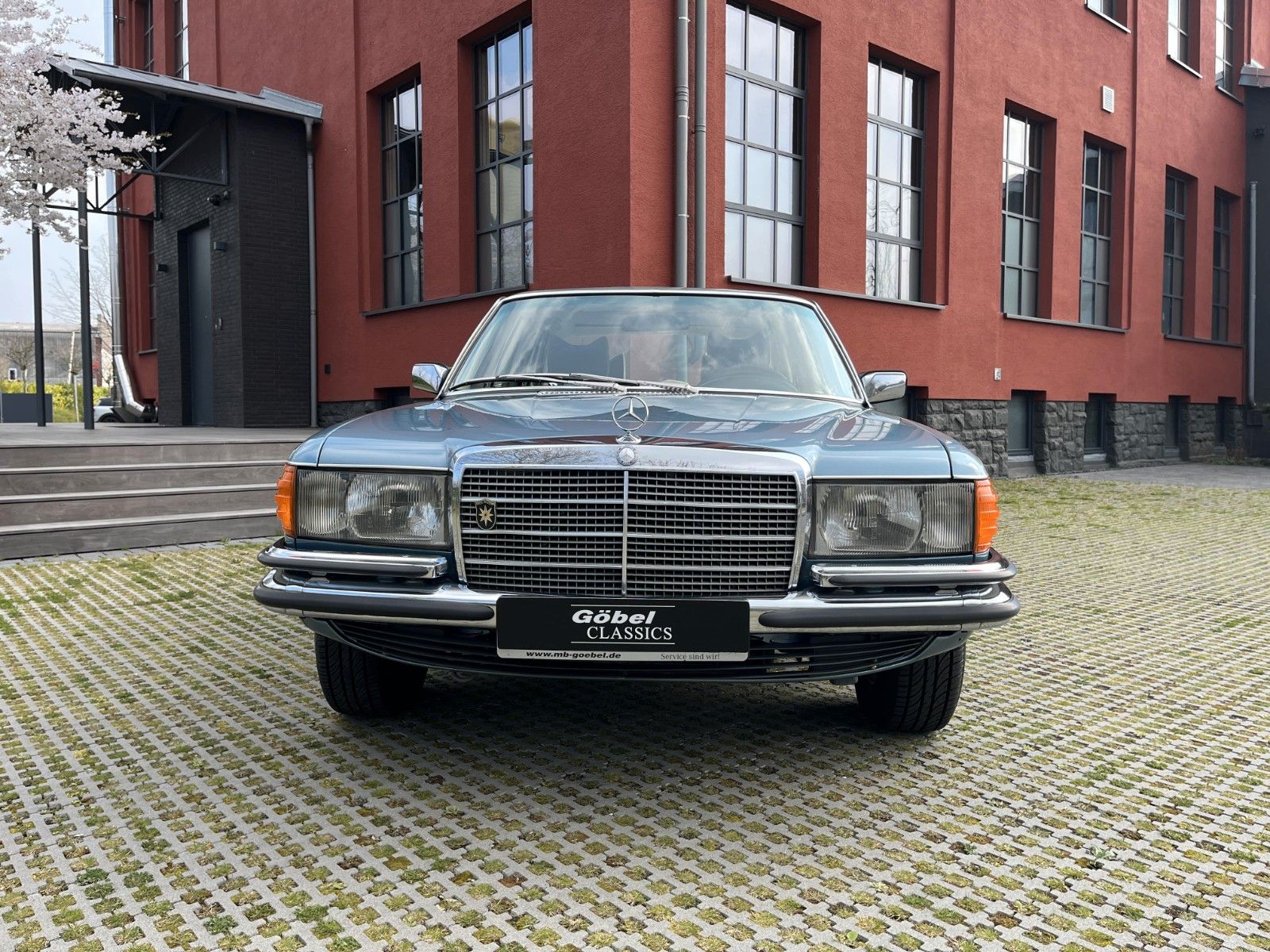 Fahrzeugabbildung Mercedes-Benz 350 SE W116