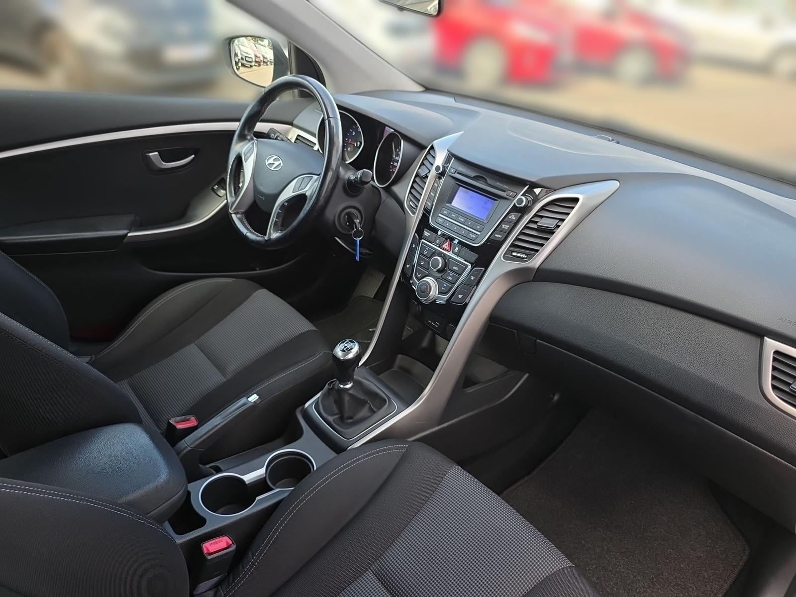 Hyundai i30 1.4 Classic Sitzheizung PDC Bluetooth Klima