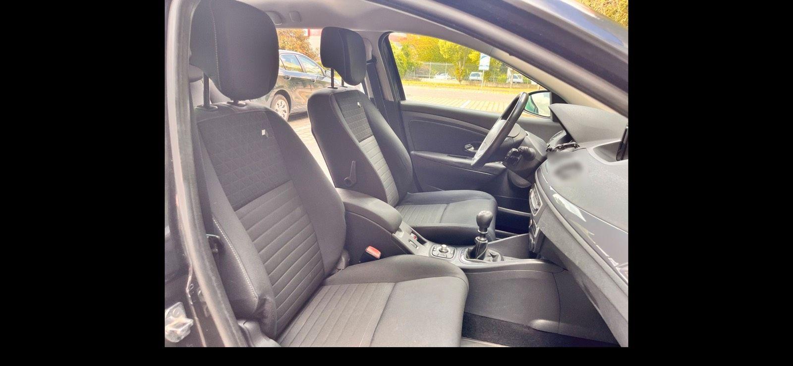 Renault Megane 2015 — фото 10