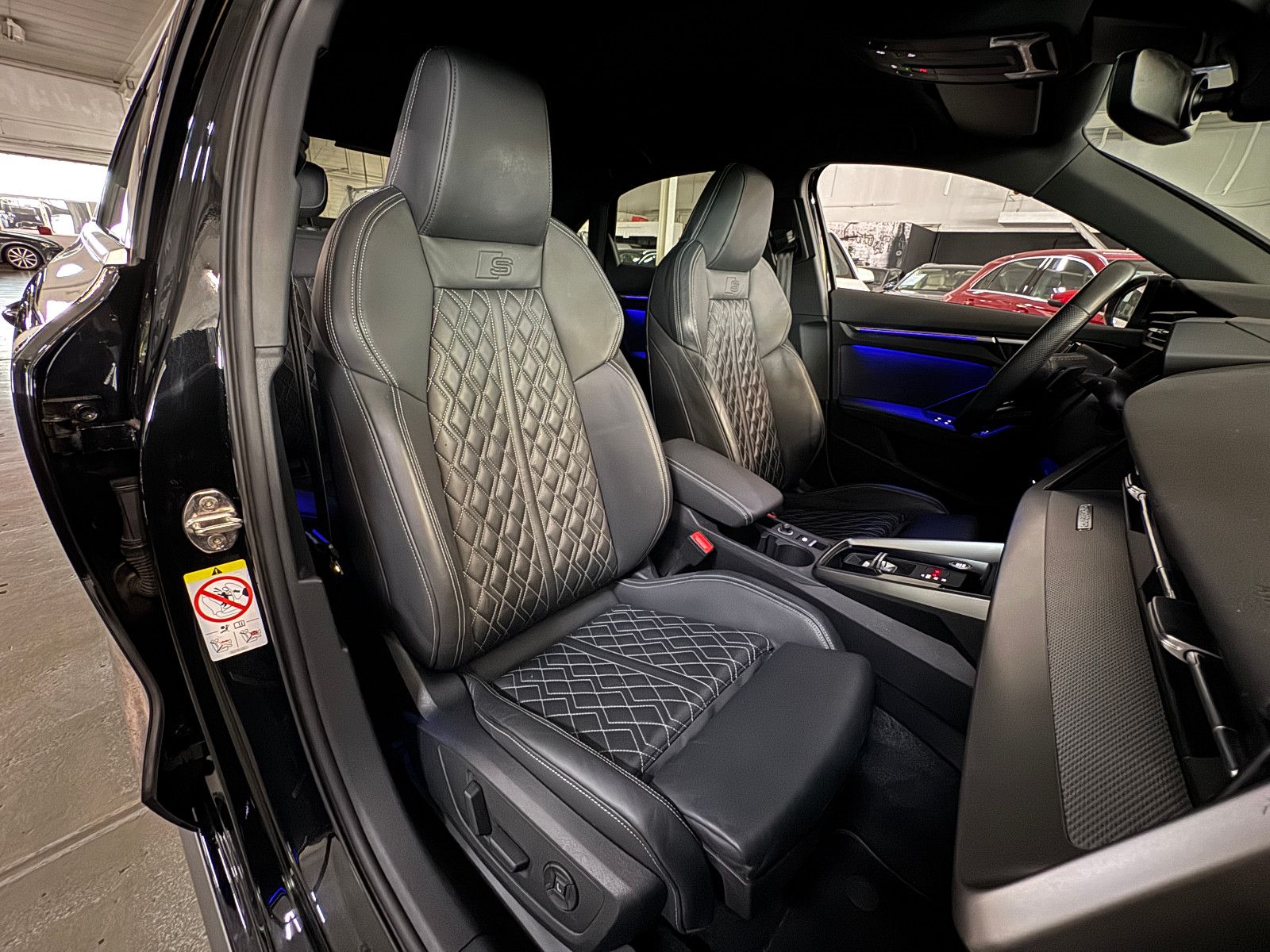 Fahrzeugabbildung Audi A3 40 TDI LIM. QUATTRO 3X S-LINE RS3 S-SITZE B&0