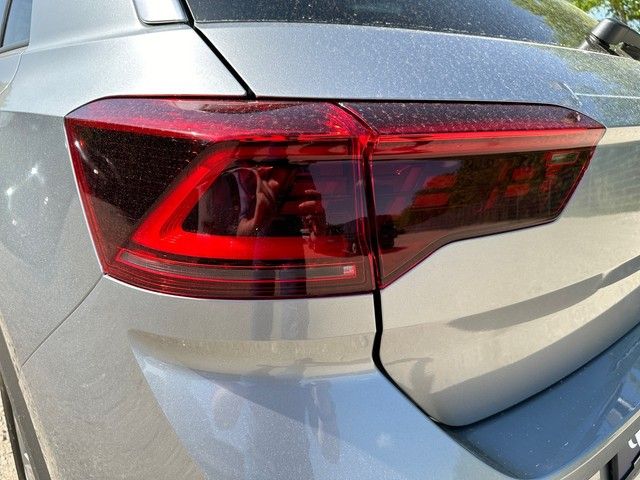 Fahrzeugabbildung Volkswagen T-Roc 1.5TSI DSG R-Line LED+SHZ+GJR+NAV+APP