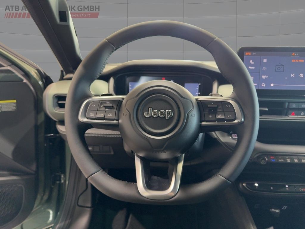 Fahrzeugabbildung Jeep Avenger 4xe Overland MATRIX NAVI 360-GRAD WINTER