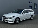 Mercedes-Benz E 200 T AVANTGARDE 7G-TRONIC NAVI LED IHC+ PDC - Mercedes-Benz E 200 in Berlin